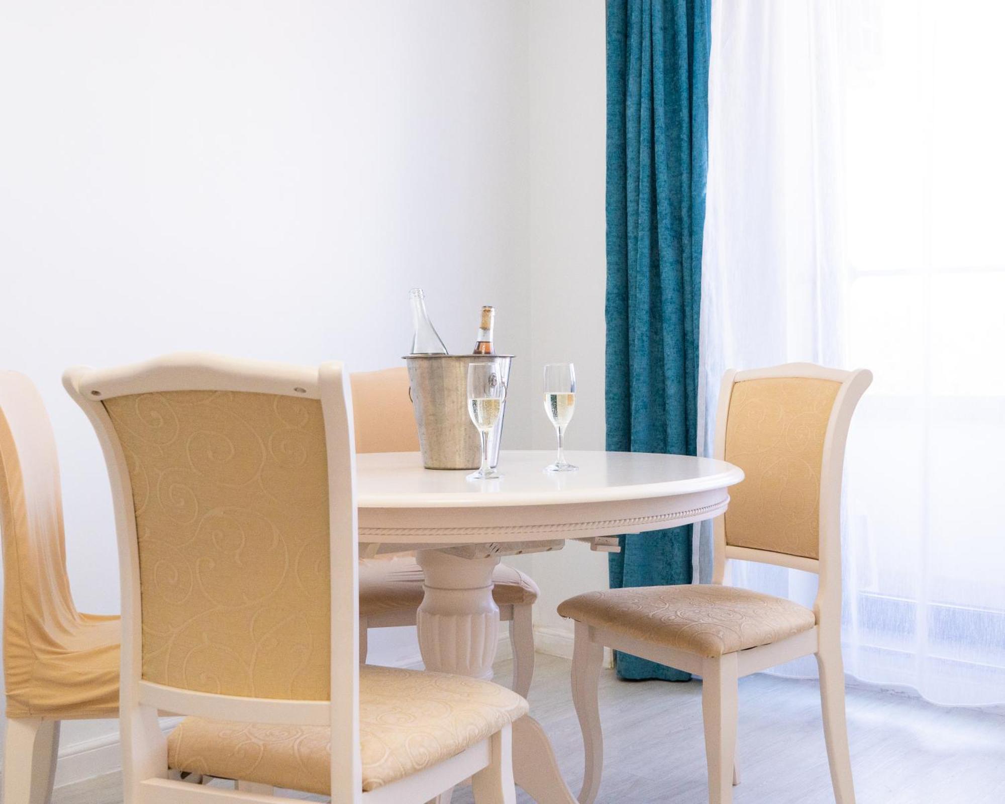 Alexis Spacious Classic Apartment Mamaia Esterno foto
