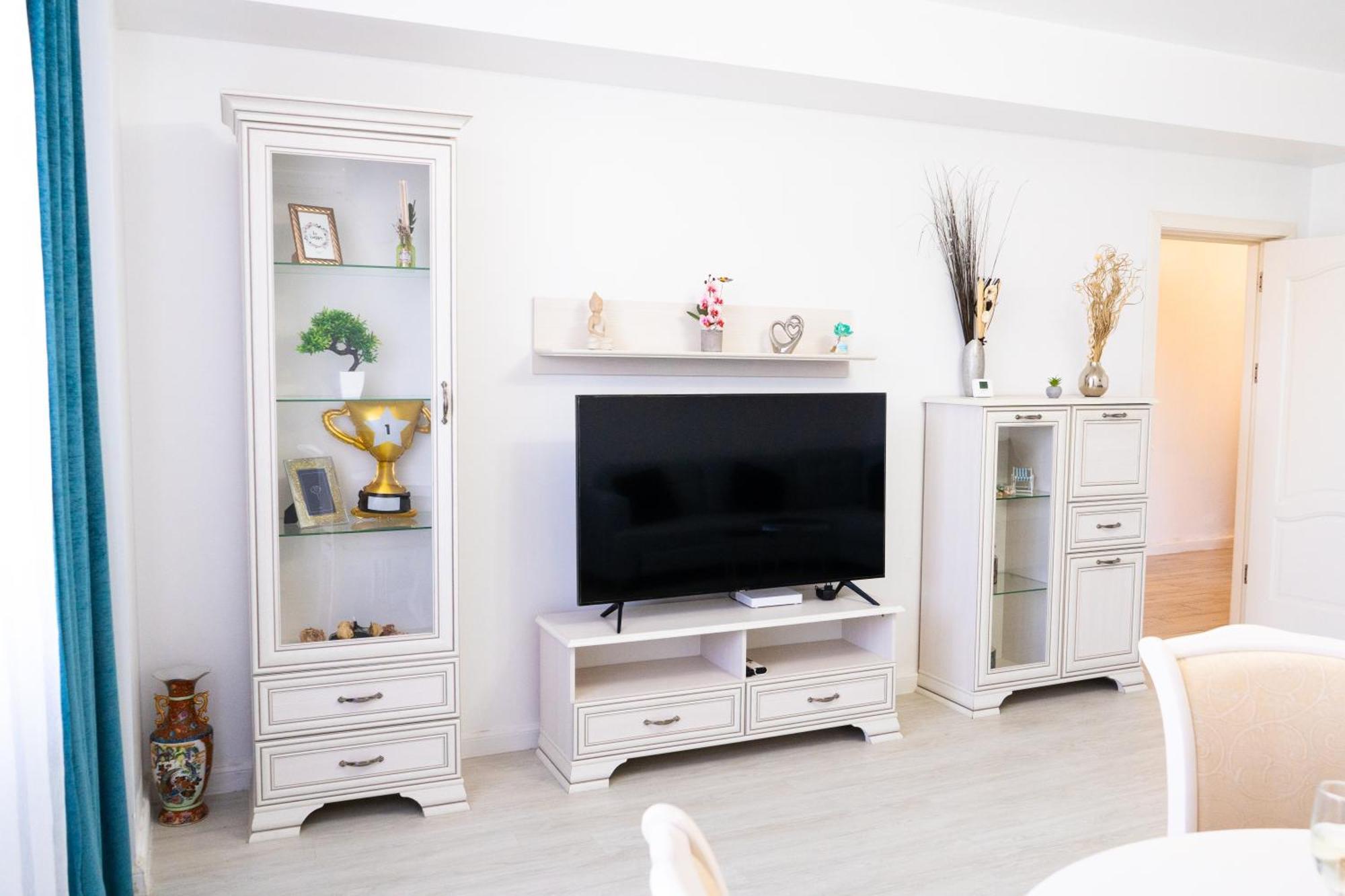 Alexis Spacious Classic Apartment Mamaia Esterno foto