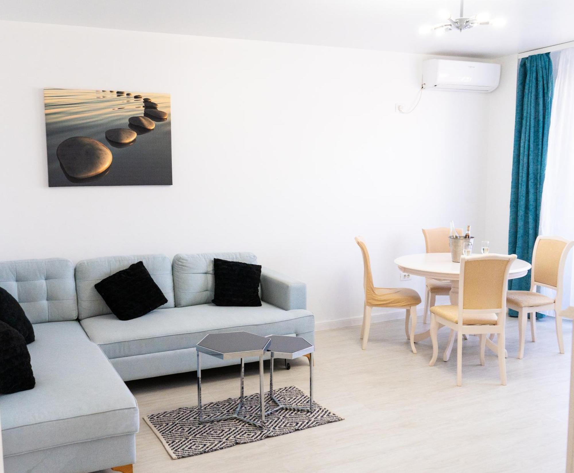 Alexis Spacious Classic Apartment Mamaia Esterno foto